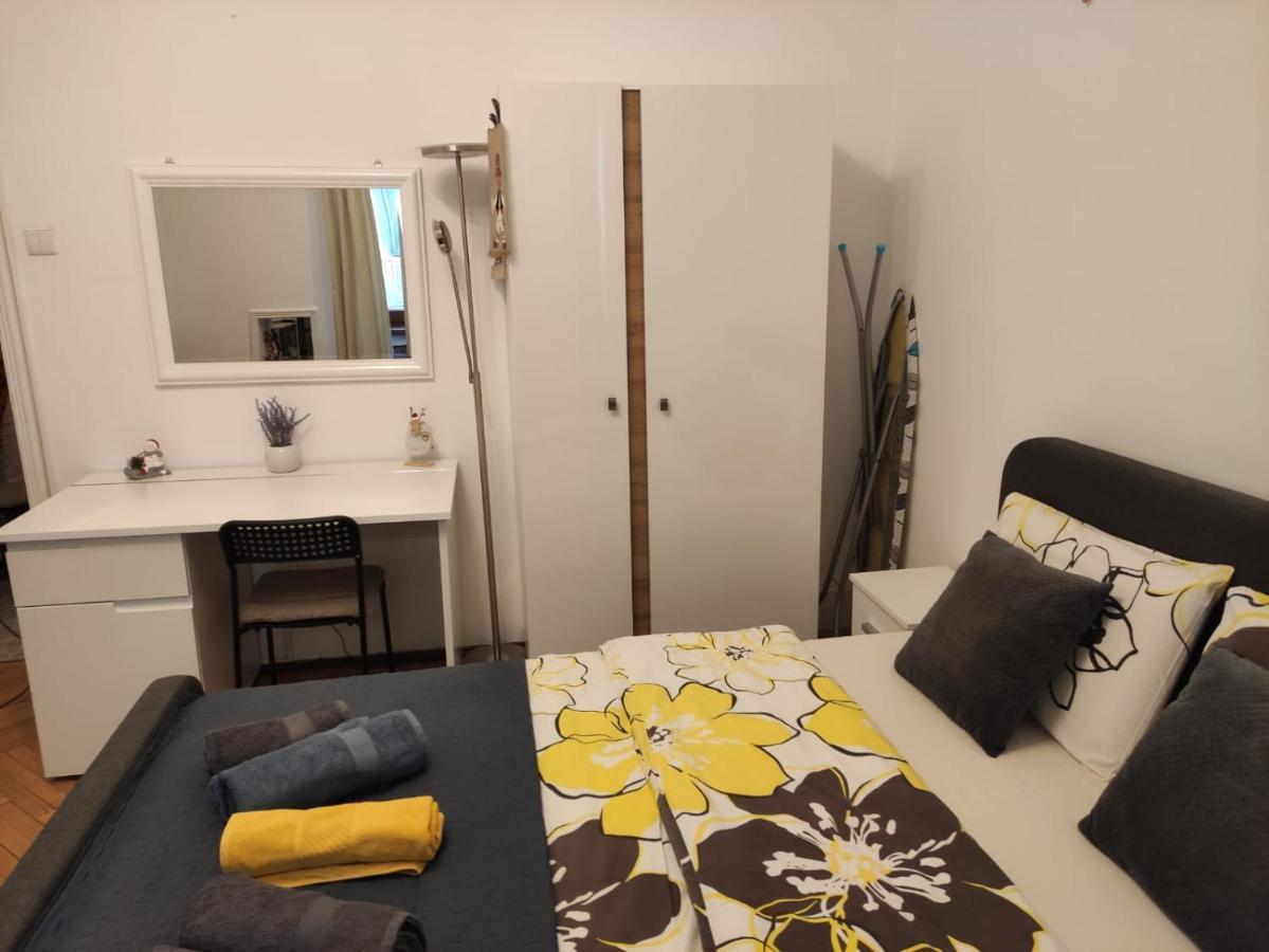 Royal Studio In Old Town 부쿠레슈티 외부 사진